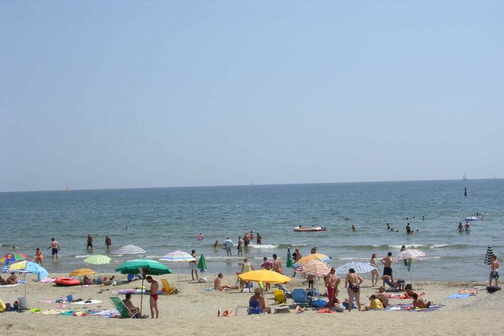 Camping Économique en Bord de Mer | Bazar